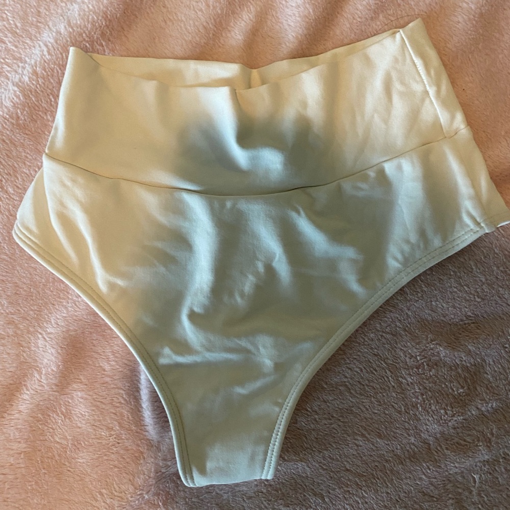 Montce high wasted cream bottoms